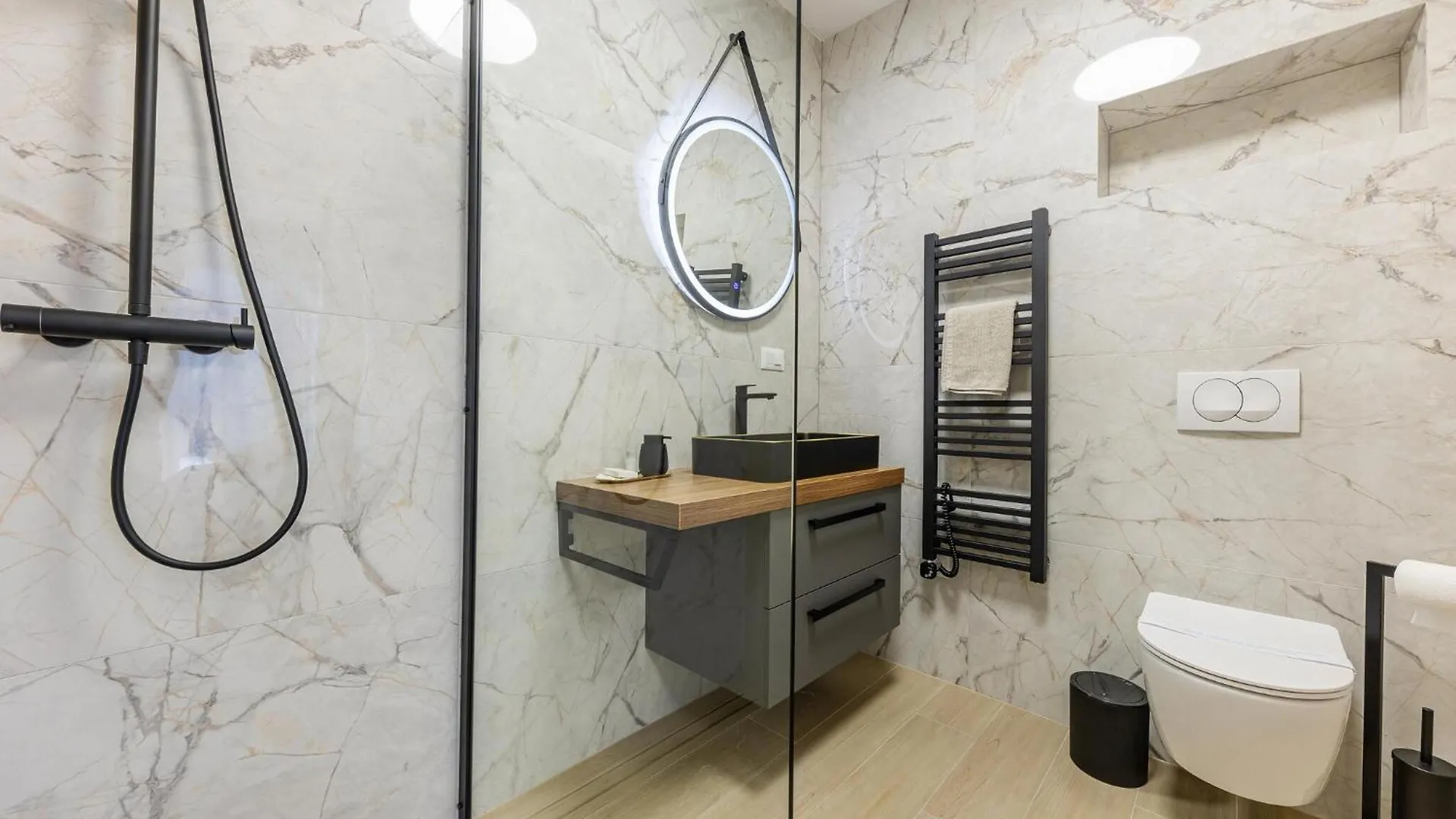 Hébergement de vacances Awesome Home In Kastel Stari With Kitchen
