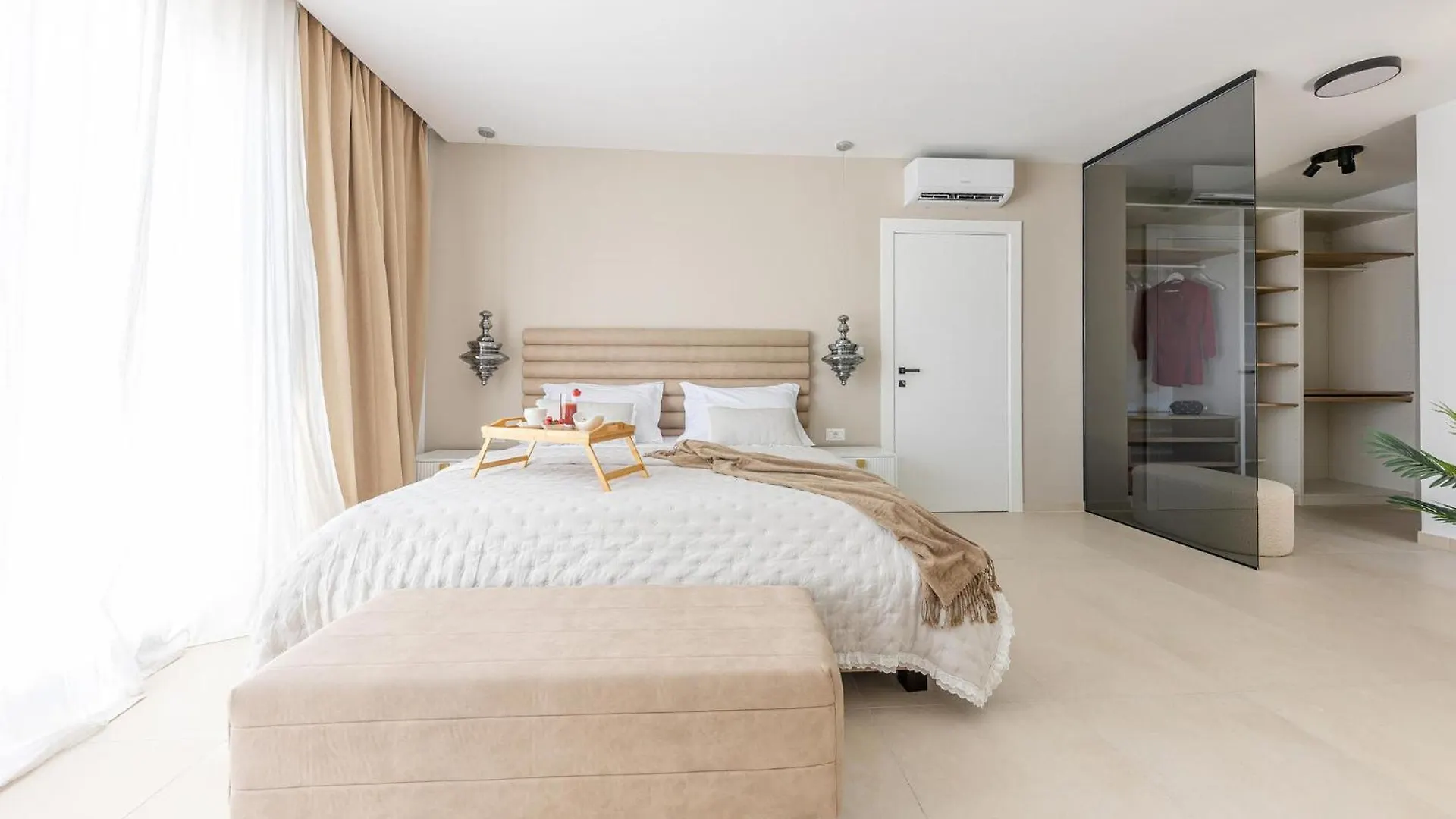 Hébergement de vacances Awesome Home In Kastel Stari With Kitchen