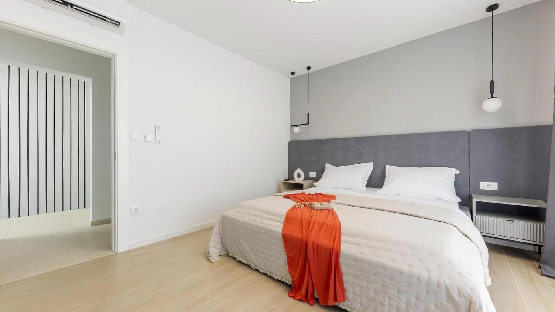 Awesome Home In Kastel Stari With Kitchen Hébergement de vacances