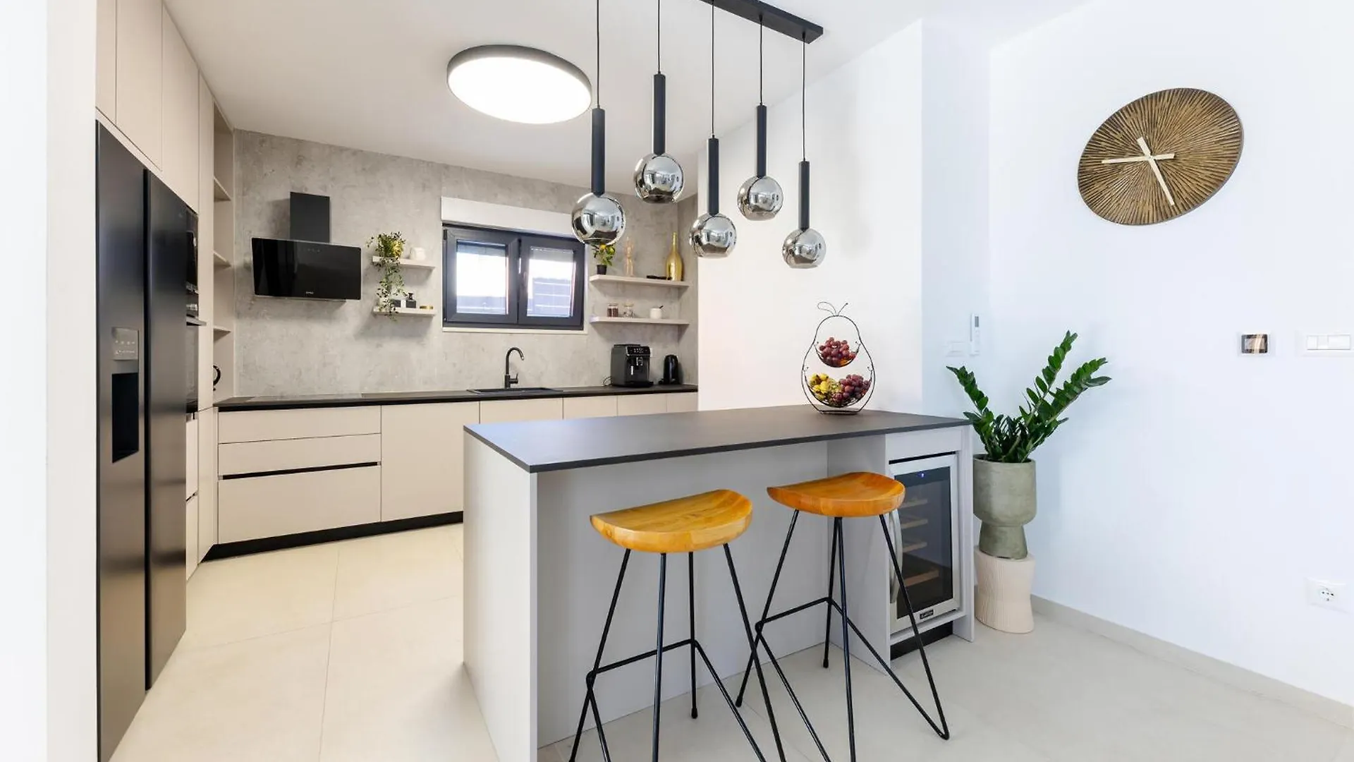 Awesome Home In Kastel Stari With Kitchen Croatie