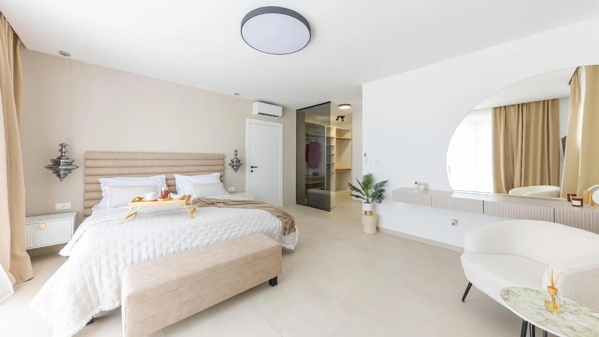 Hébergement de vacances Awesome Home In Kastel Stari With Kitchen