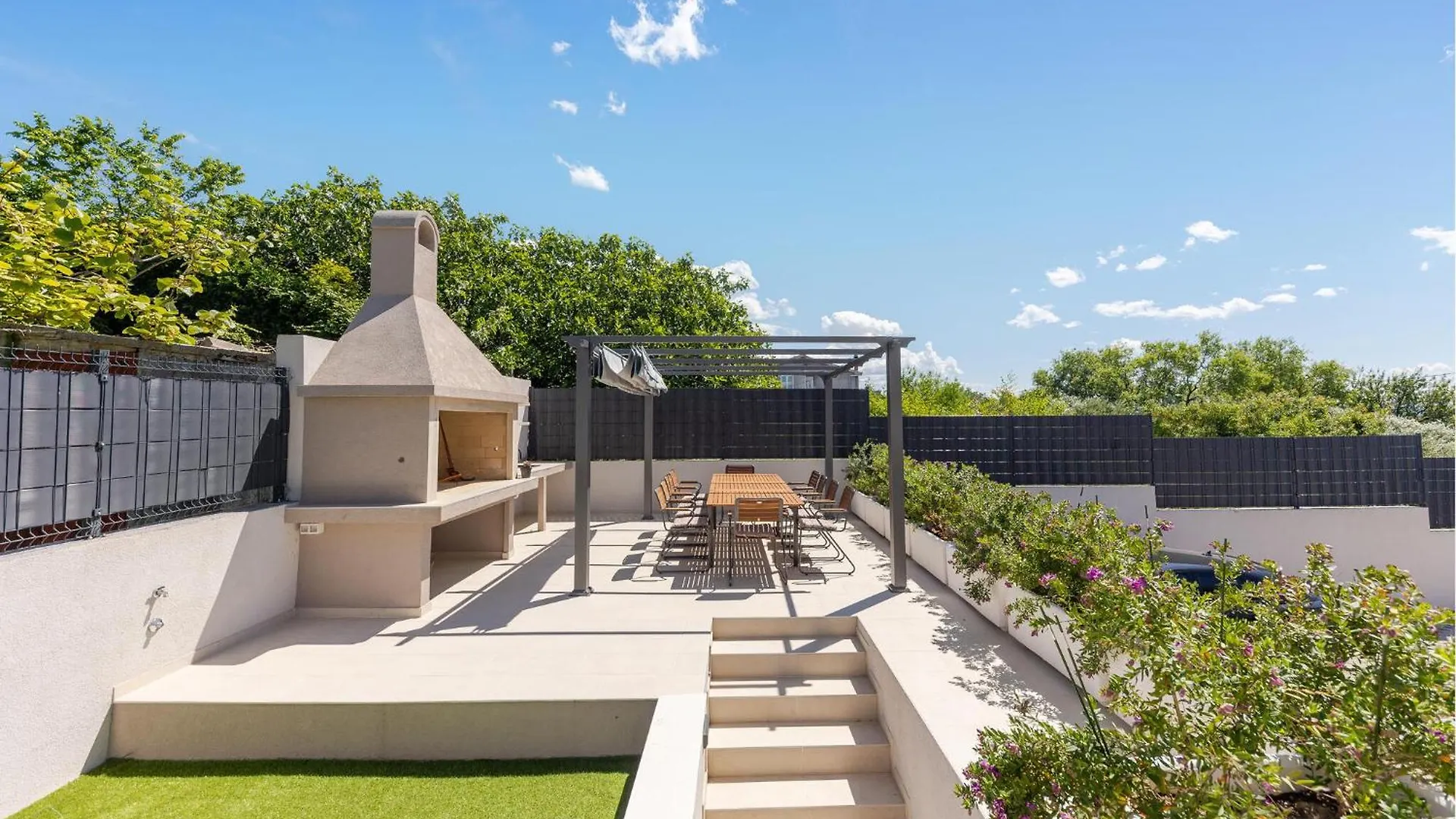 Hébergement de vacances Awesome Home In Kastel Stari With Kitchen