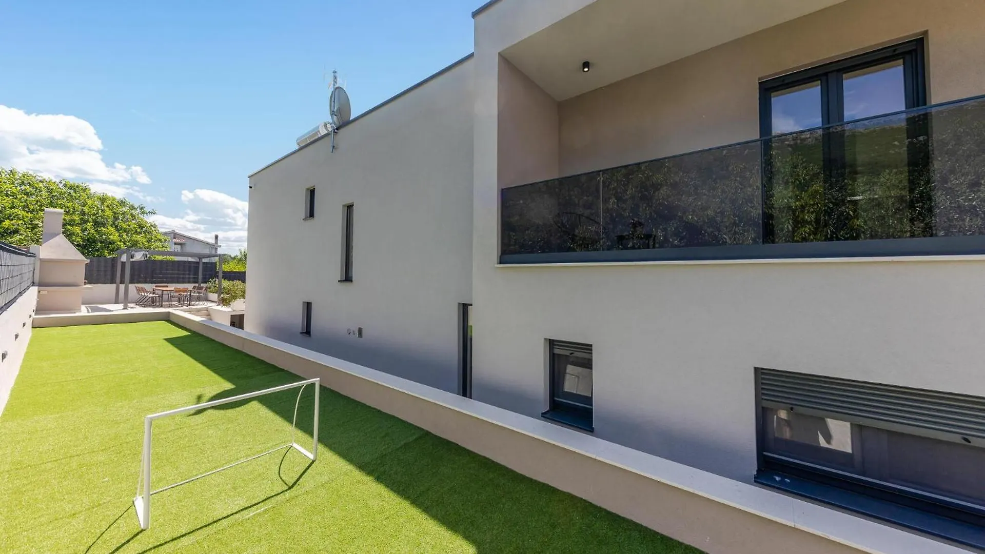 Awesome Home In Kastel Stari With Kitchen Croatie