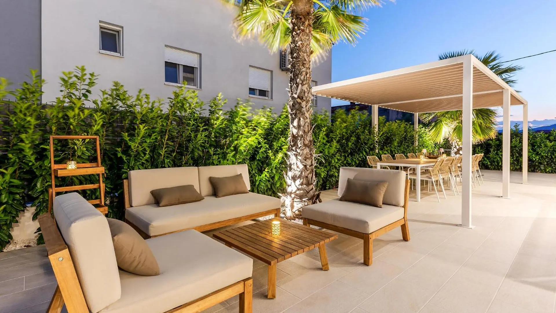 Awesome Home In Kastel Stari With Kitchen Hébergement de vacances