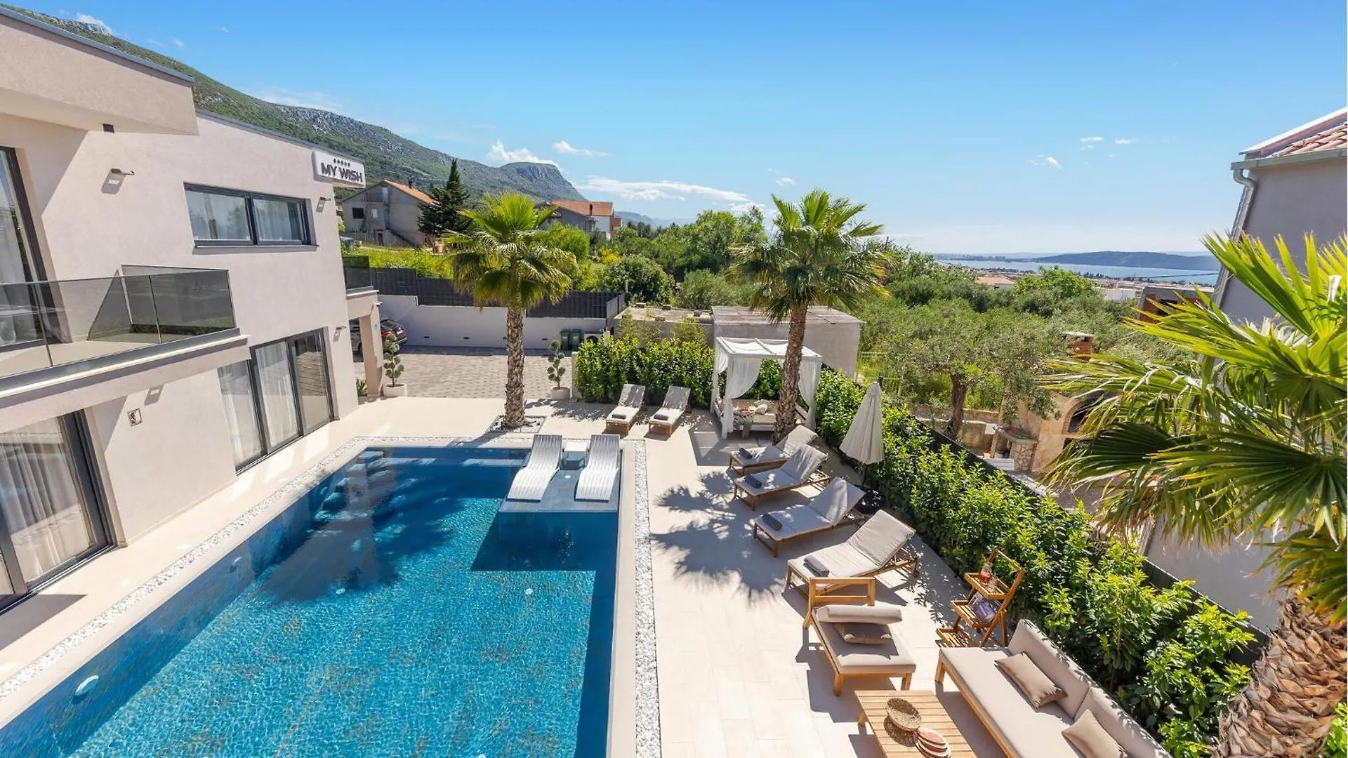 Hébergement de vacances Awesome Home In Kastel Stari With Kitchen Croatie