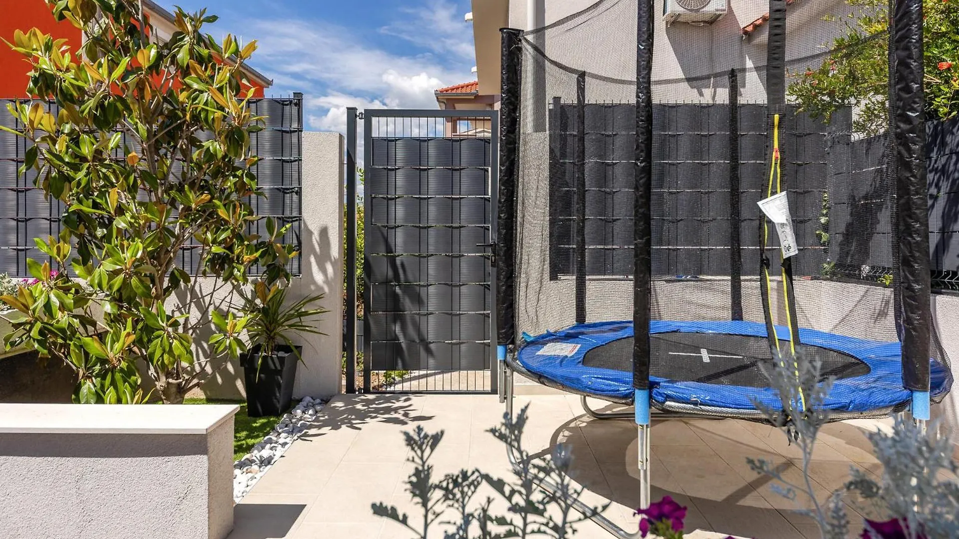 Hébergement de vacances Awesome Home In Kastel Stari With Kitchen